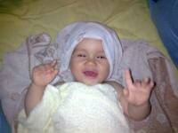 sunt un bebe fericit