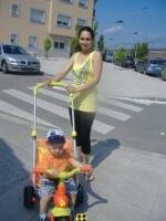cu mami la plimbare...